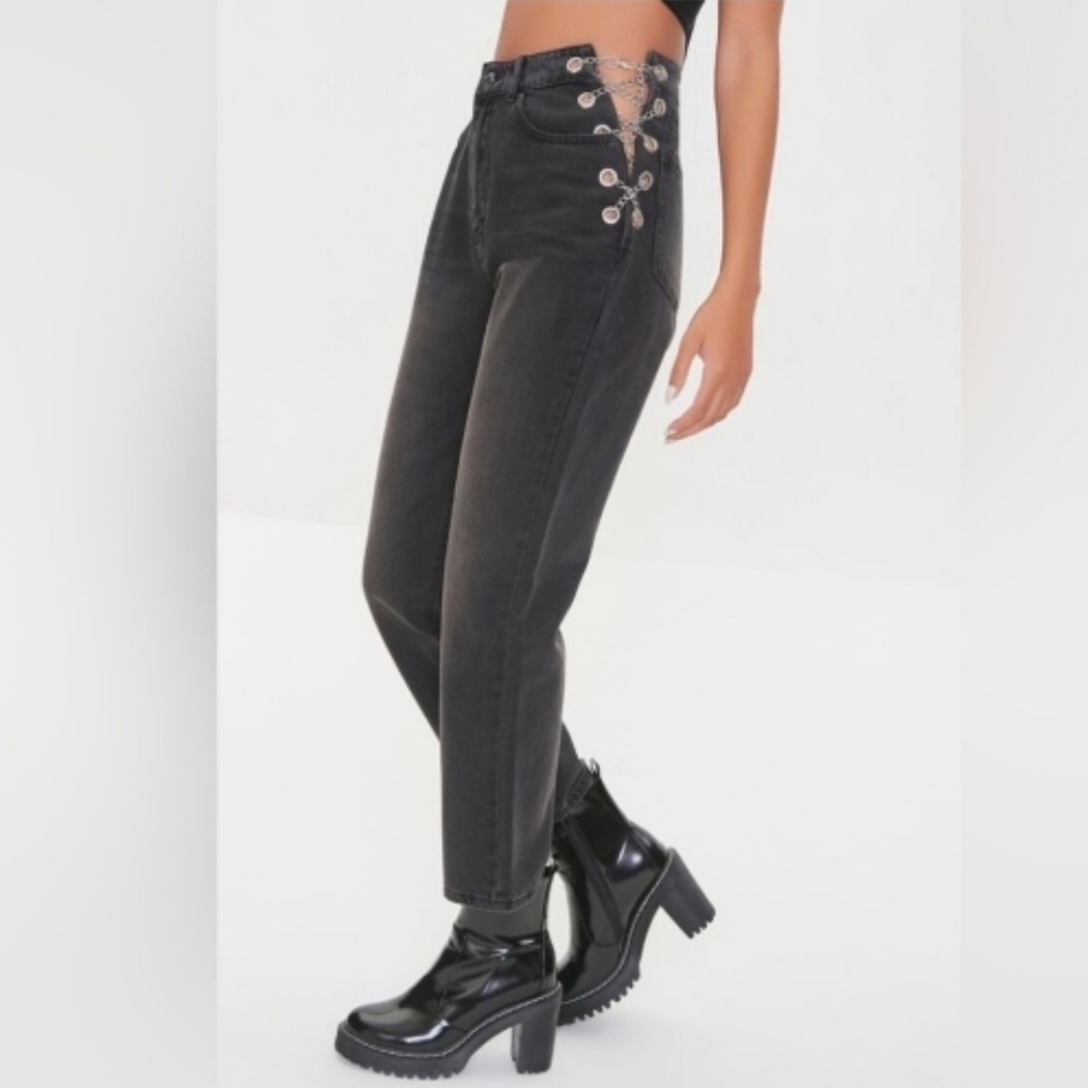 Forever 21 Women’s Curb Chain High-Rise Straight Leg Jeans Black Wash - (26)